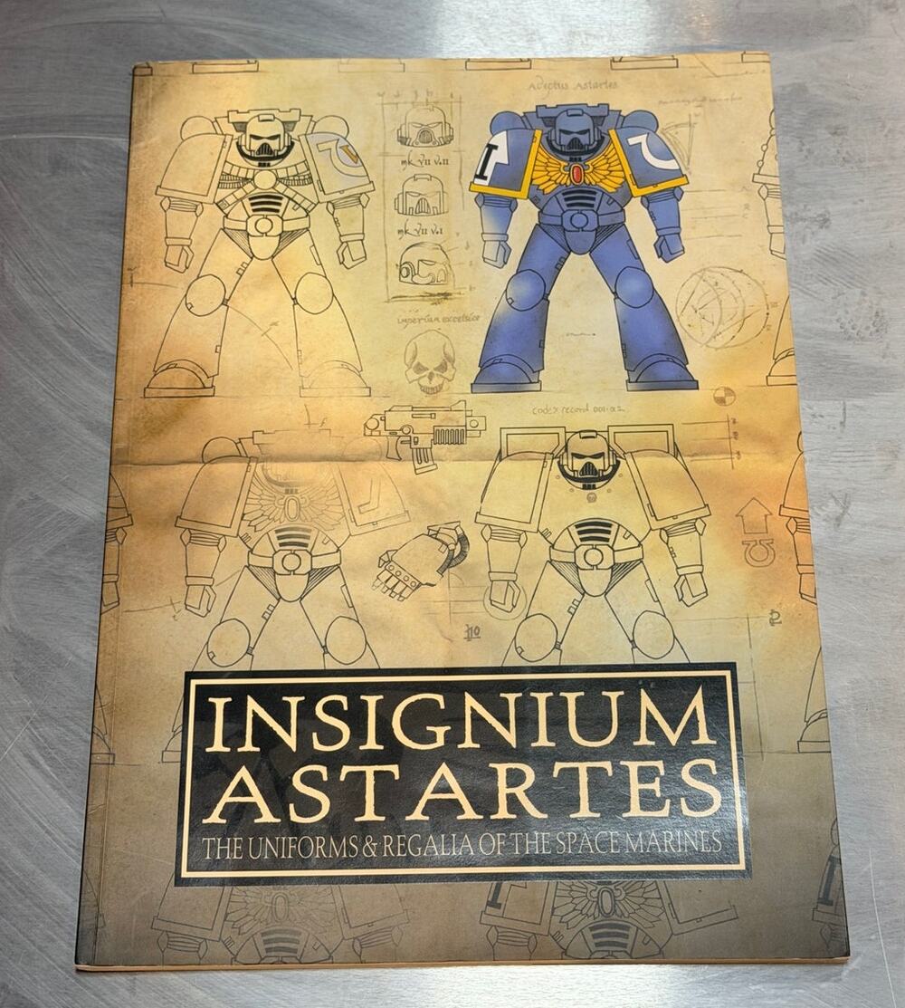 Insignium Astartes: The Uniforms & Regalia of the Space Marines | Alan Merrett